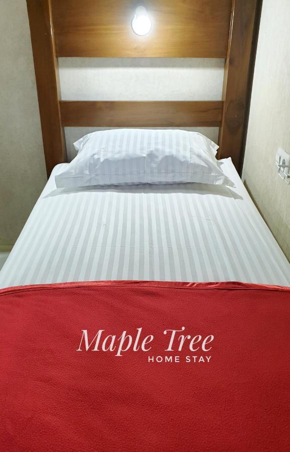Maple Tree Homestay Maguwo Esterno foto