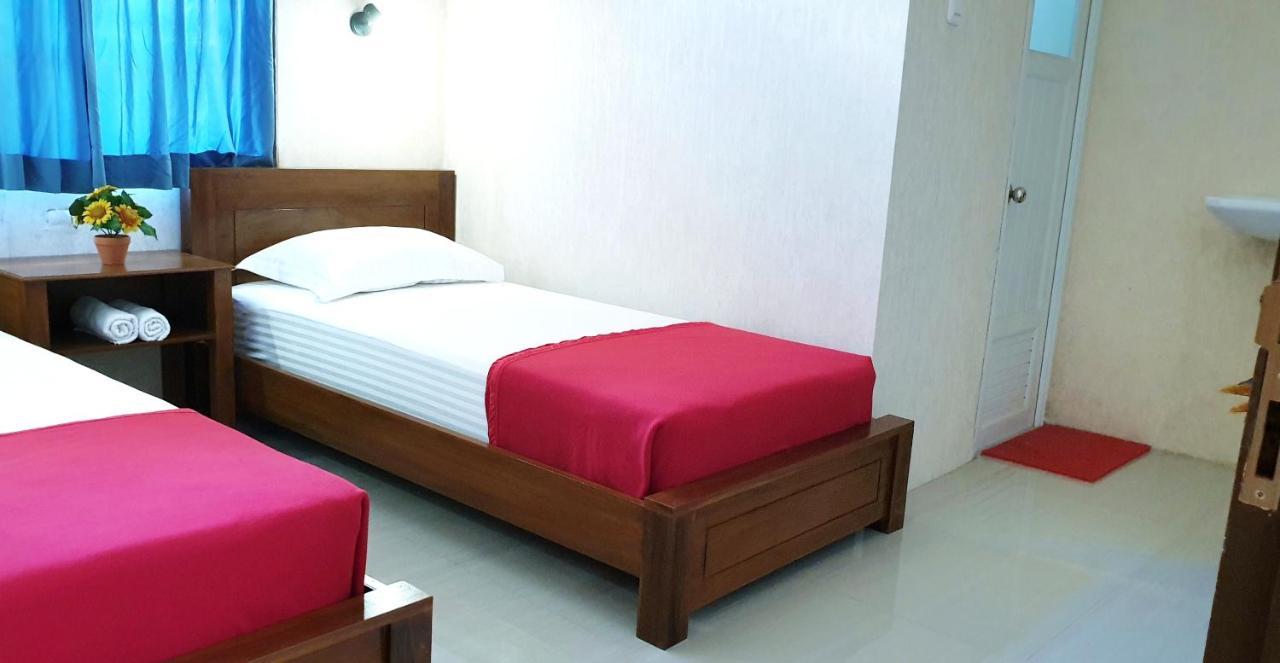 Maple Tree Homestay Maguwo Esterno foto
