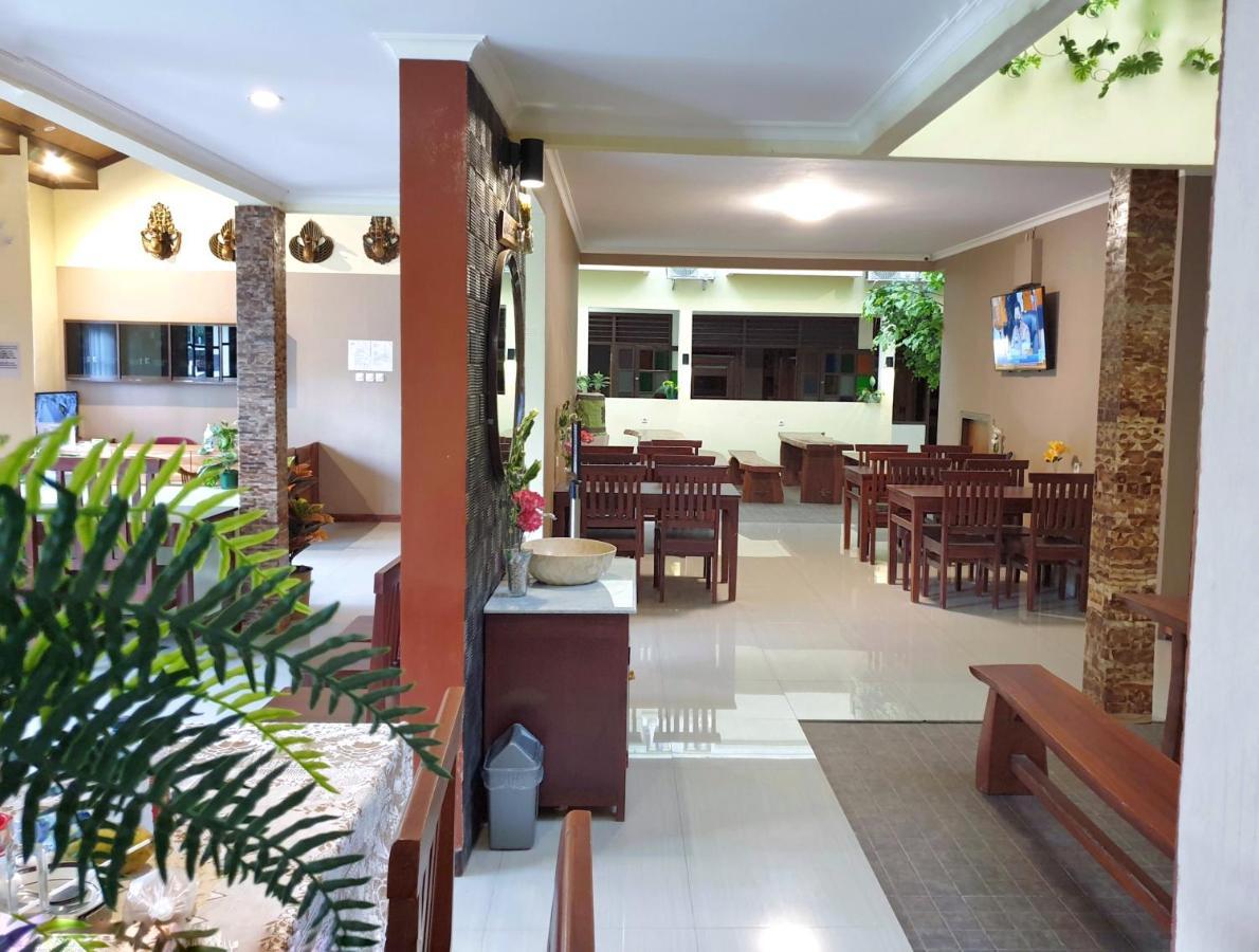 Maple Tree Homestay Maguwo Esterno foto