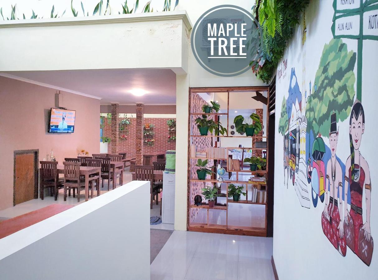 Maple Tree Homestay Maguwo Esterno foto