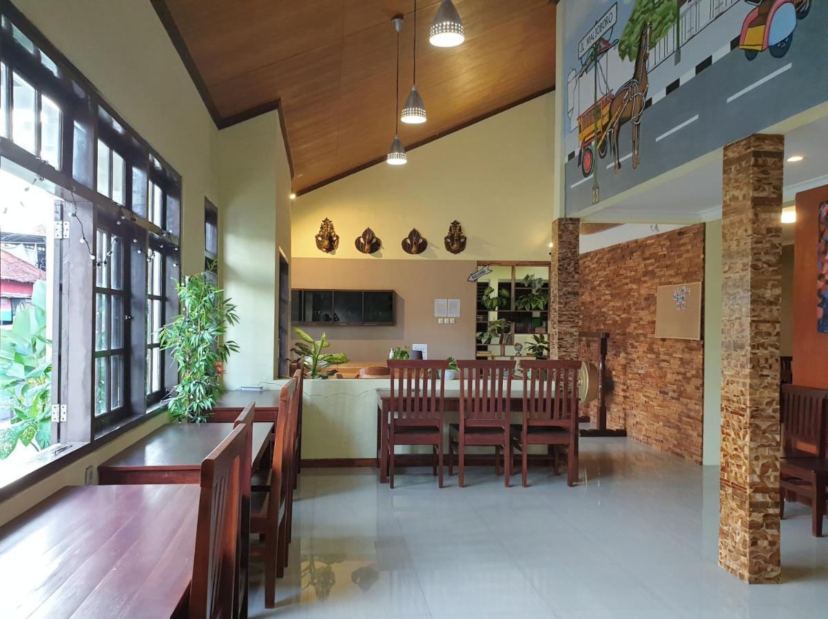 Maple Tree Homestay Maguwo Esterno foto