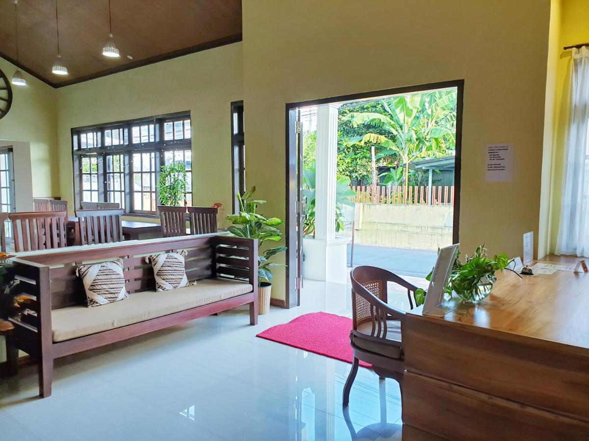 Maple Tree Homestay Maguwo Esterno foto