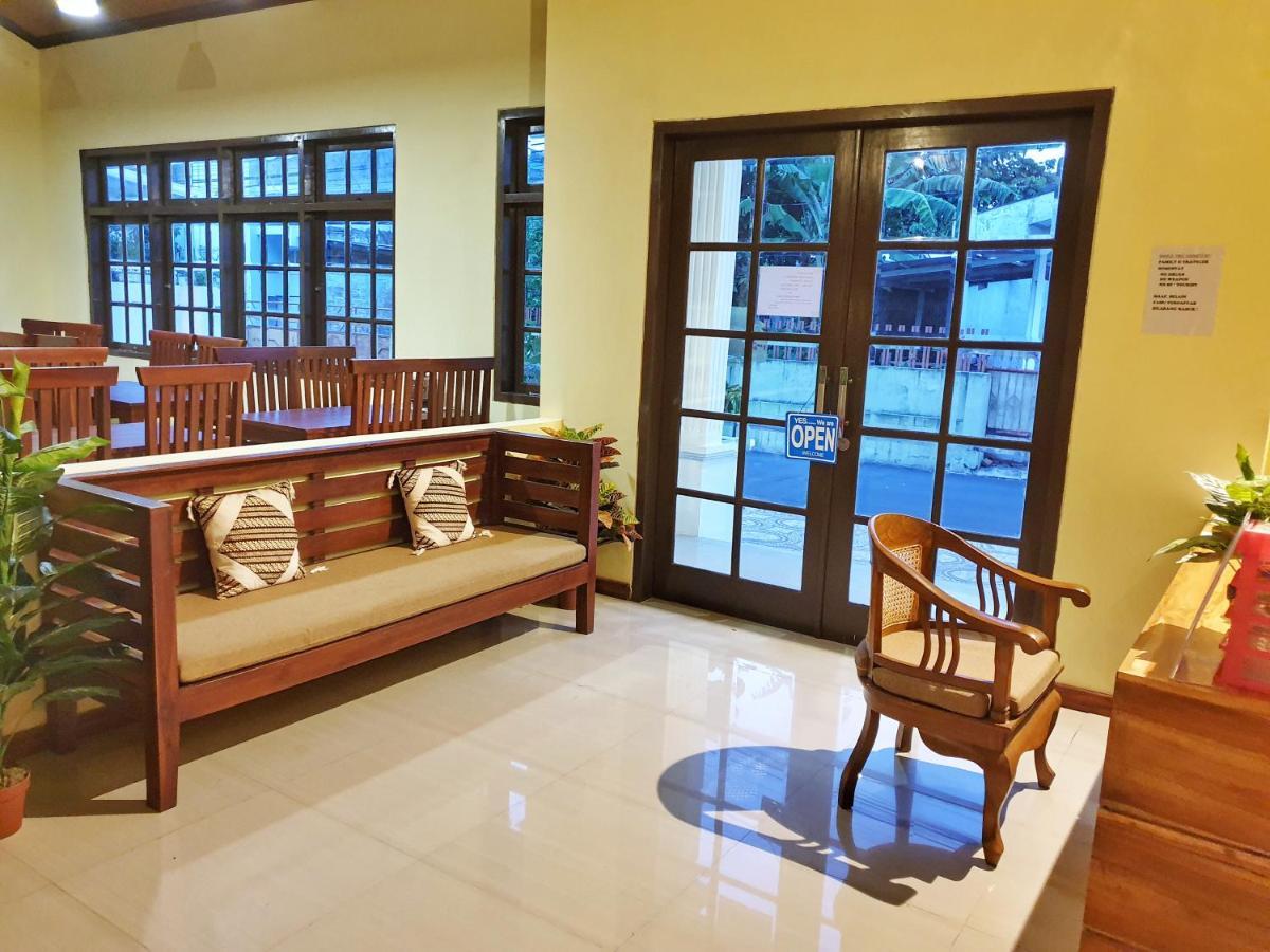 Maple Tree Homestay Maguwo Esterno foto