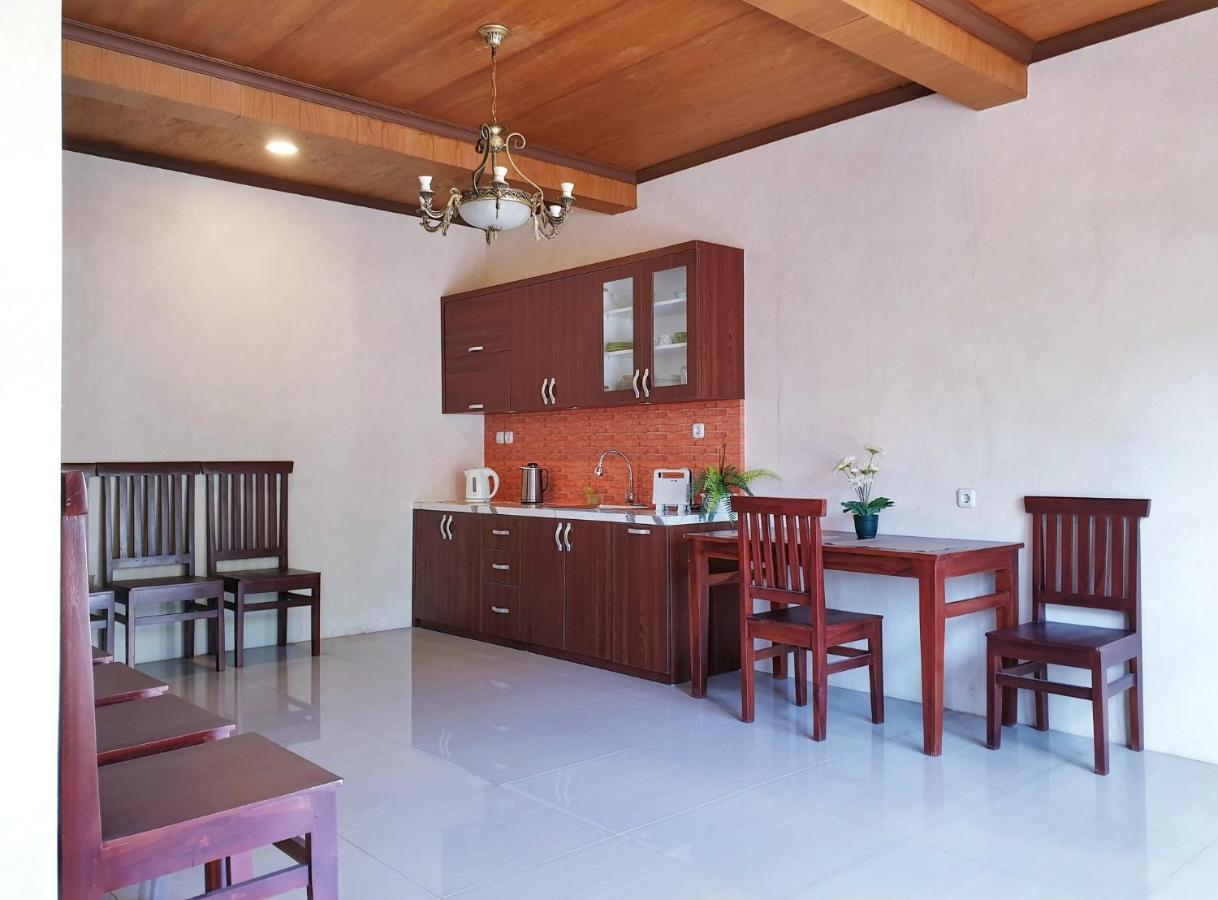 Maple Tree Homestay Maguwo Esterno foto